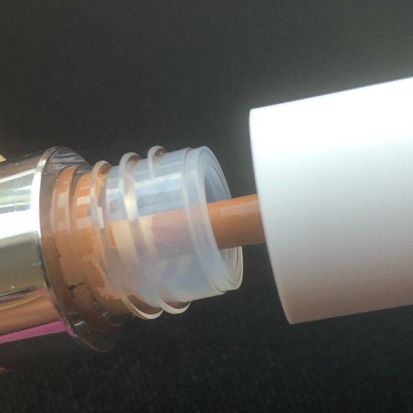 BNIB Colourpop No Filter Concealer - Picture 2 of 3